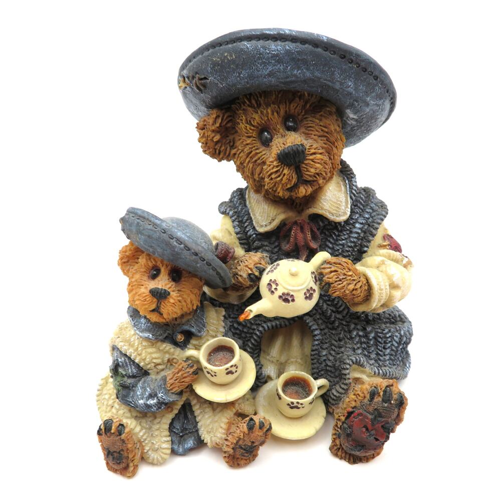 Boyd's Bears Catherine and Caitlin Berriweather Special FOB 2000 Fine Cup of Tea